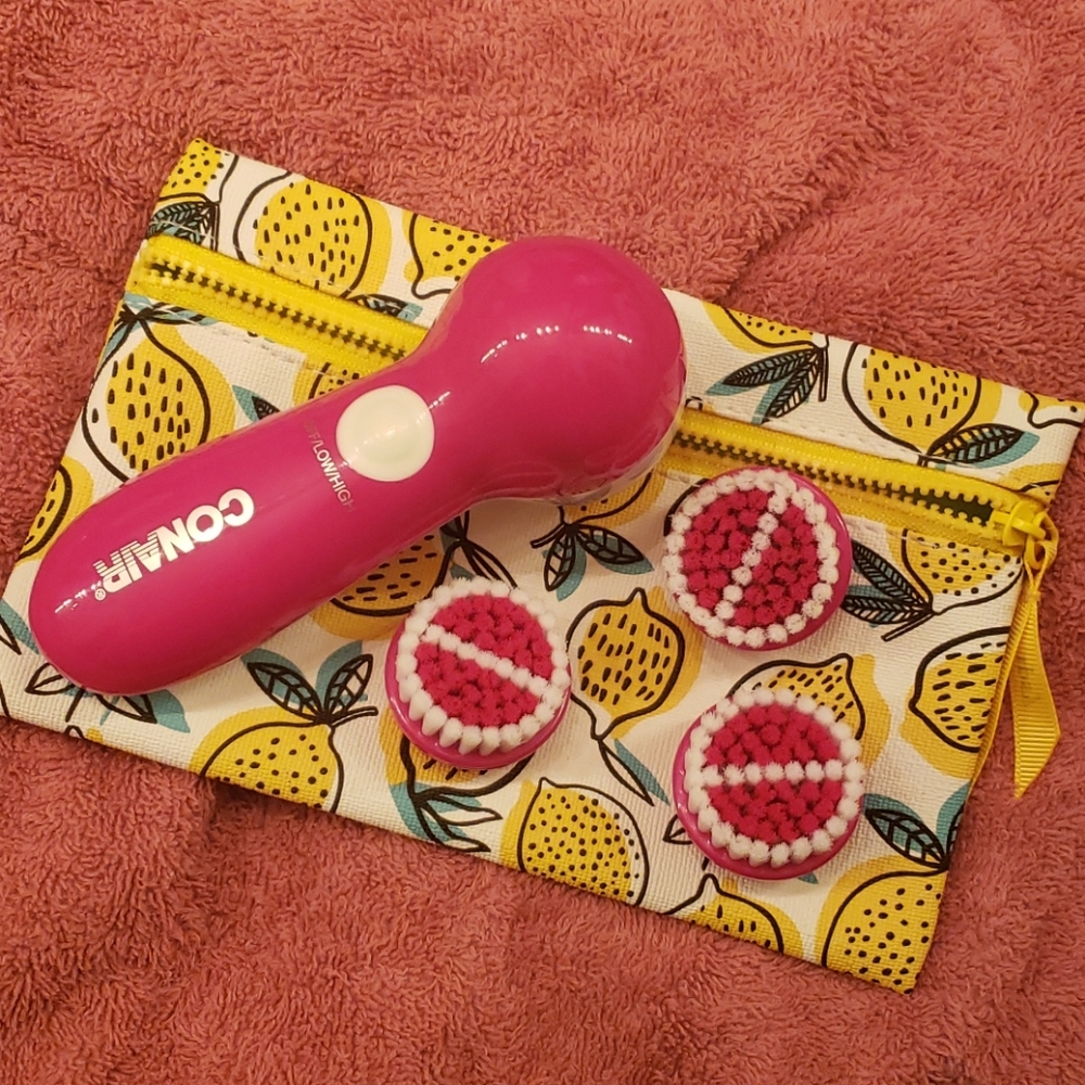 Facial cleanser brush
